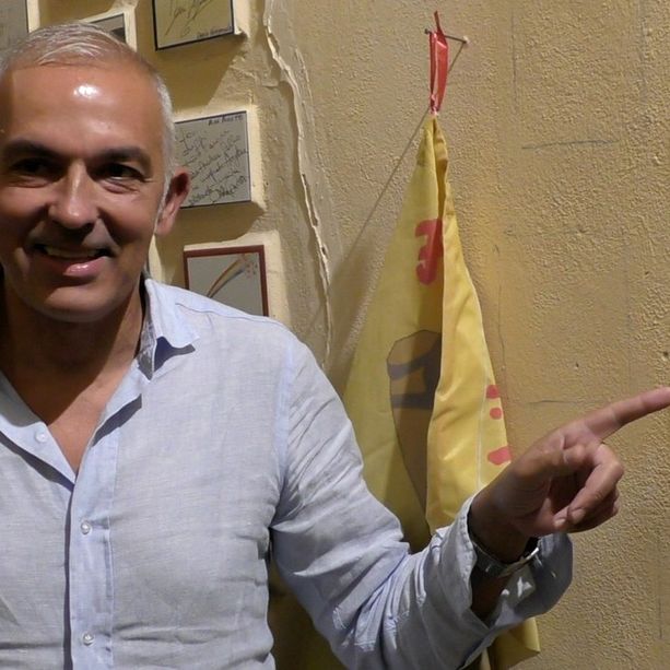 Calcio, Albenga. &quot;Il futuro appartiene a chi crede nei sogni&quot;, svelata la piastrella dedicata a Pietro Buttu (VIDEO)
