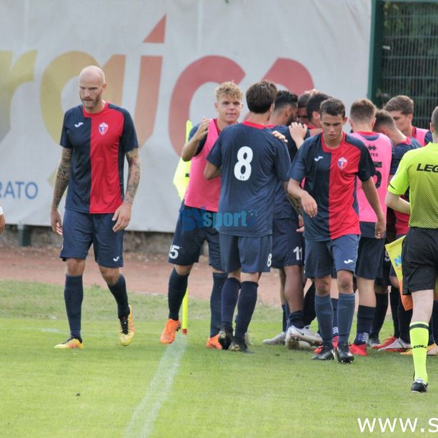 Calcio, Serie D. E' già tempo di tornare in campo. Il Vado cerca la prima vittoria contro la Caronnese