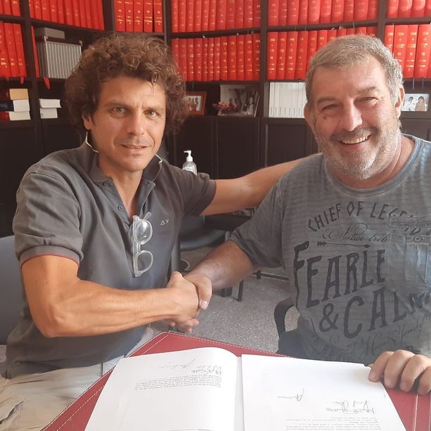 FOTONOTIZIA. E' nato ufficialmente il Celle Varazze FBC, ecco la firma di Umberto Camogli e Alberto Pescetto