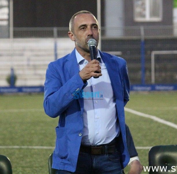 Calcio. Albenga. Pollice alto per il dg Chiarlone dopo l'icontro con il sindaco Tomatis: &quot;Abbiamo trovato grande disponibilità, servirebbero nuovi spazi oltre al Riva&quot;