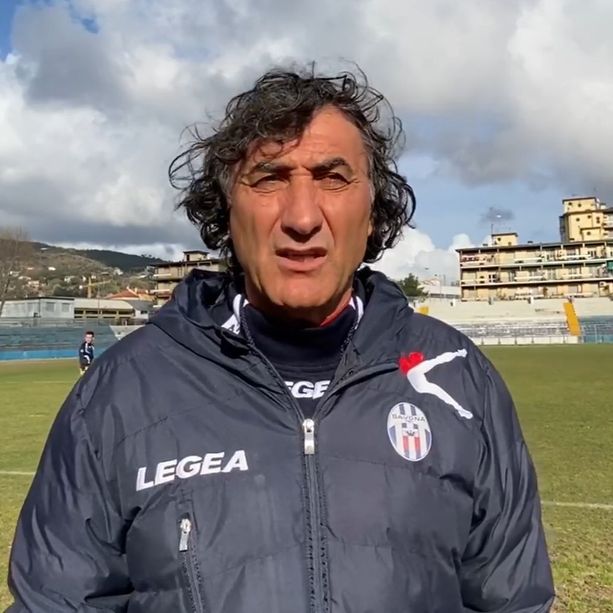 Calcio, Savona. Il video appello di mister De Paola: &quot;Momento difficile, domenica abbiamo bisogno dei tifosi per il derby&quot; (VIDEO)