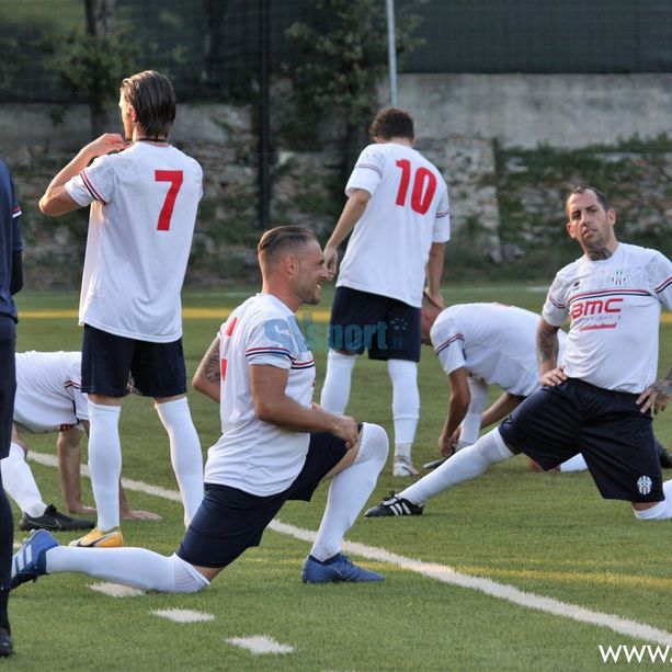 Sciarada Savona. Volano bordate social tra società e parte della tifoseria dopo il ko con la Vadese, tra i due fronti la squadra di Cattardico