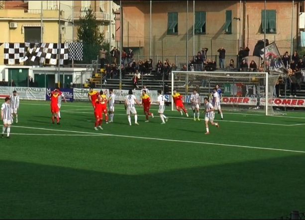 Calcio, Lavagnese - Albenga. Ecco gli highlights dello 0-0 maturato al Riboli (VIDEO)