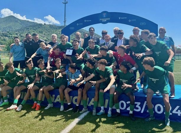 Calcio. Di Fino e Farrauto (in gol) vincono la Juniores Cup! La Rappresentativa del Girone A del campionato di Serie D è Campione d'Italia