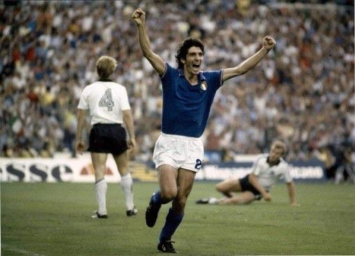 Da Alassio alle notti Mundial. Il mondo del calcio dice addio a Paolo Rossi