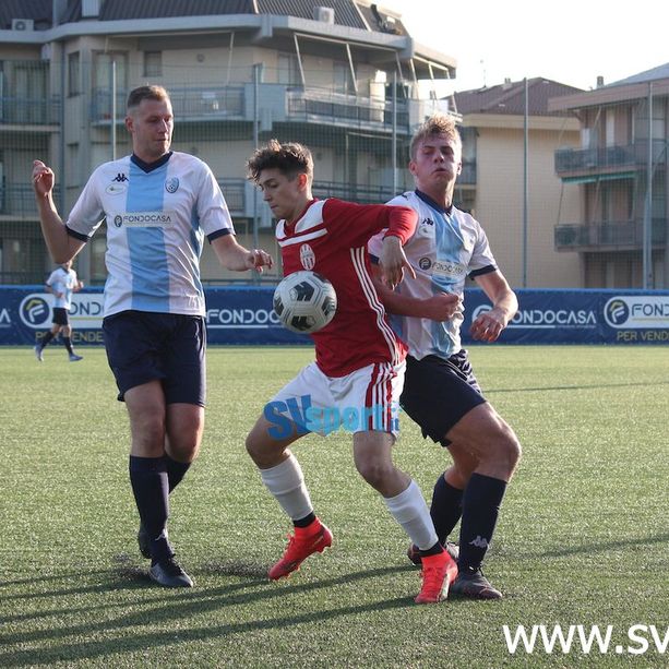 Calcio, Coppa Italia di Promozione. Carcarese - Praese la finale in gioco questa sera al Corrent