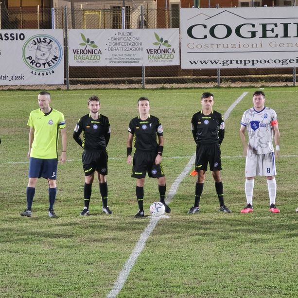 Calcio, Coppa Italia Promozione. Via al derby tra S.F. Loano e Ceriale, è l'andata dei quarti di finale (LIVE)