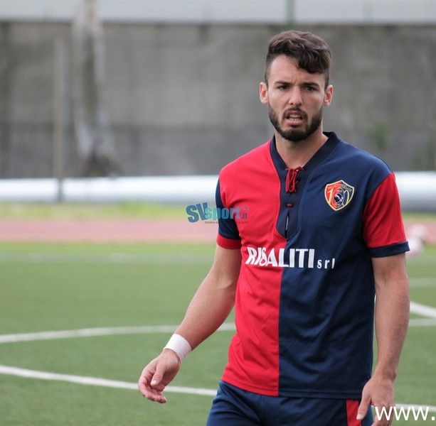 Calcio. I cuori degli sportivi (e dei tanti argentini) a metà: finale mondiale o campi dilettantistici?
