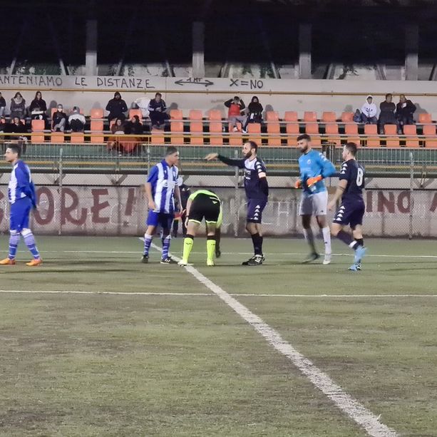 Calcio, Seconda Categoria B: la Spotornese soffre ma festeggia nel finale, Chessa e Vanara piegano il Cisano