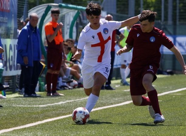 Calcio, Torneo delle Regioni. E' il giorno delle finali. La Liguria a caccia dell'alloro, il team femminile eliminato dalla Lombardia