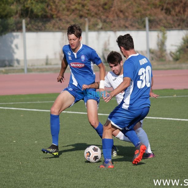 Calcio, Serie D. Il penultimo sabato di novembre regala due anticipi. L'Imperia sfida il Sestri Levante, derby cuneese con Saluzzo - Fossano
