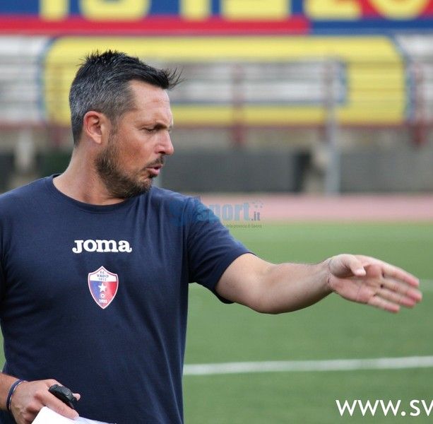 Calcio, Vado. Domani la prima in campionato per mister Solari e i rossoblu: &quot;Arriva il Derthona, ma i Leoni dovremo essere noi&quot;