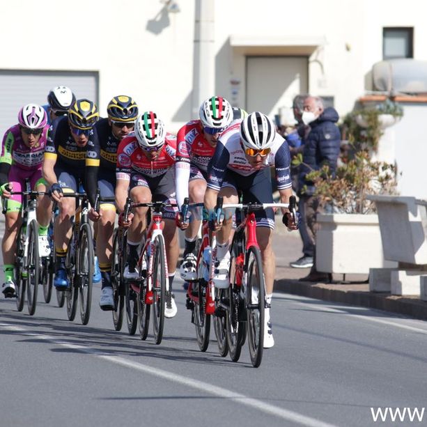 Arriva la Milano-Sanremo, ecco tutti gli orari dei passaggi nel savonese