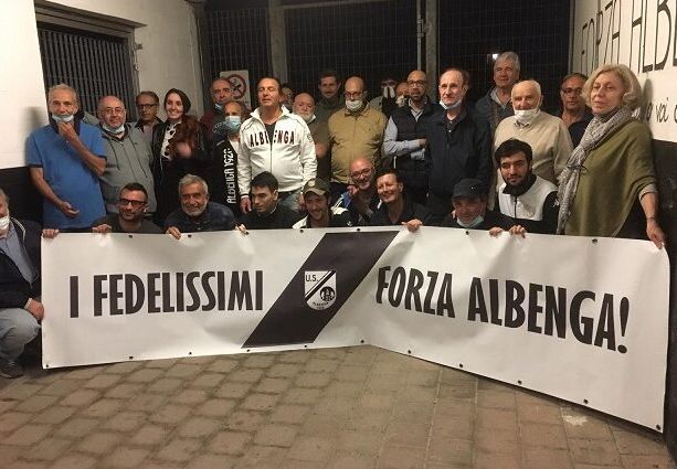 Calcio, Albenga. Anche i Fedelissimi invitano la famiglia Colla a lasciare i bianconeri: &quot;E' il momento di fare un passo indietro, il tempo delle parole è finito&quot;