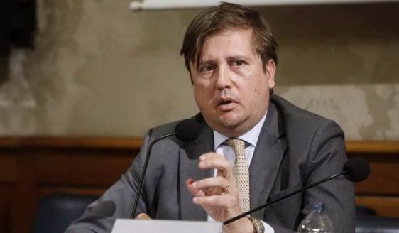 Il viceministro della Salute conferma le misure draconiane: &quot;Le partite sono un rischio, forse si potrà giocare a porte chiuse&quot;