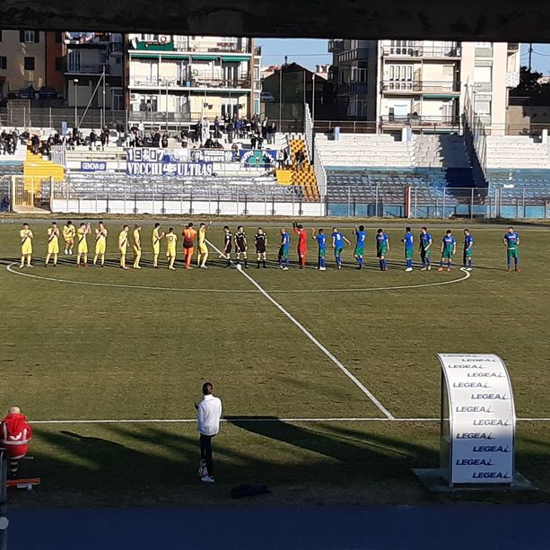 Calcio. Savona, la testa è da un'altra parte: il Seravezza passeggia al &quot;Bacigalupo&quot;, toscani vittoriosi con un pesante 5-1