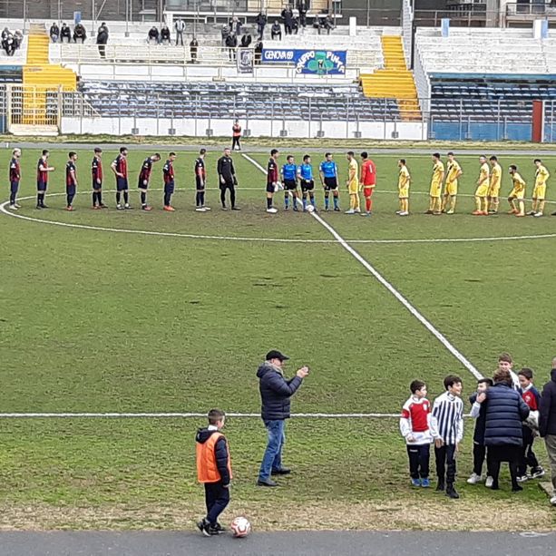 Calcio. Serie D, trionfo biancoblù nel derby: Savona ok in rimonta contro un buon Vado, la doppietta di Siani regala agli striscioni la terza vittoria di fila