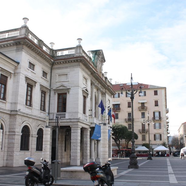 Calcio, Savona. Alle 18:00 la protesta biancoblu, la squadra è attesa per l'allenamento in Piazza Sisto