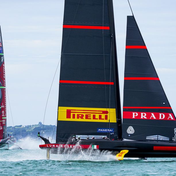 Americas Cup: è sempre testa a testa tra Luna Rossa e New Zealand, gli italiani allungano ma i kiwi riacciuffano subito il pareggio