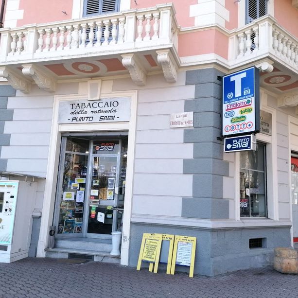 Tabaccaio pestato da un cliente in largo De Amicis a Cuneo. Polizia alla ricerca dell’aggressore