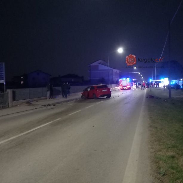 Grave incidente a Dronero, frontale tra due auto, muore 16enne. Altri due giovani feriti gravi