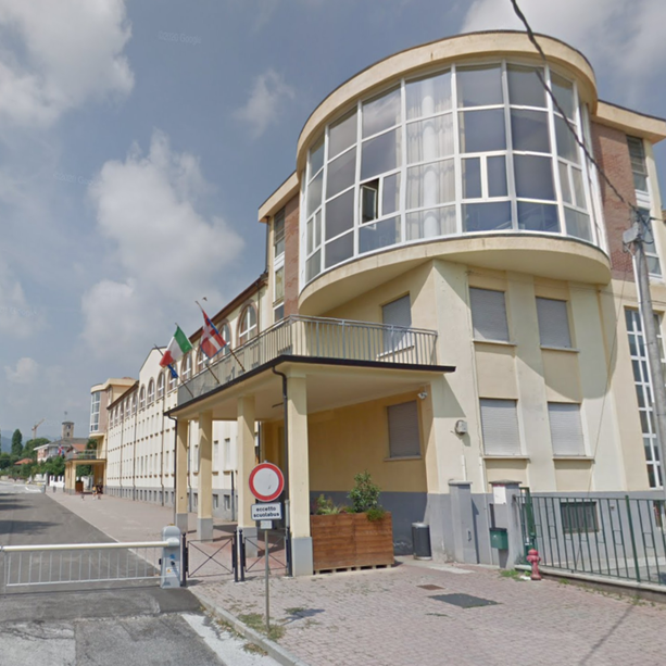 Foto denigratorie durante la Dad, la dirigente sospende le lezioni per un momento di educazione civica a 300 alunni