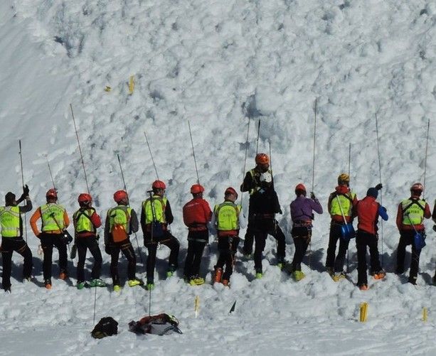 In condizioni disperate il 46enne travolto dalla valanga tra il monte Sautron e Rocca Praboccia