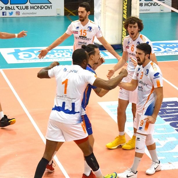 Volley maschile A2 - Vbc Mondovì, allenamenti sospesi fino a lunedì