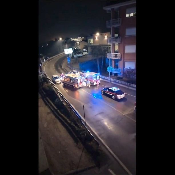 Un ferito nel frontale tra due auto in via Cuneo a Bra [VIDEO]
