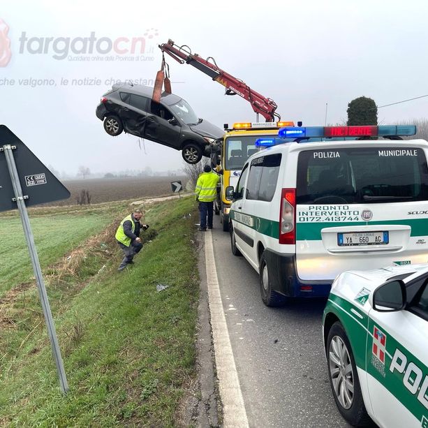 Un sorpasso in curva la causa dell’incidente che ieri ha bloccato per ore la Provinciale 7 tra Pollenzo e Cherasco
