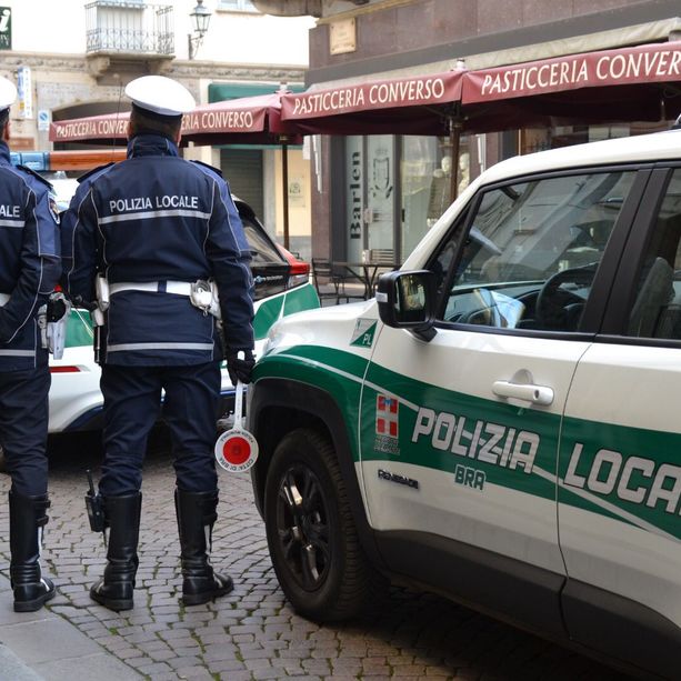 Tre pedoni finiti in ospedale in meno di due ore sulle strade di Bra. La Polizia Locale cerca investitore dileguatosi all’arrivo dei soccorsi