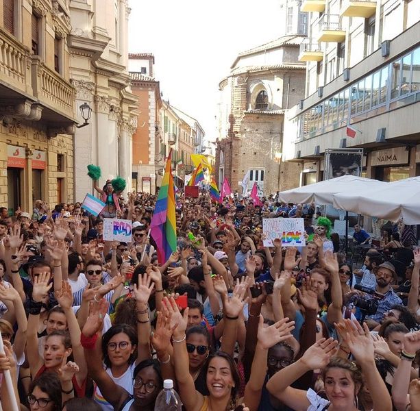 Il Pride torna ad Alba dopo sette anni. &quot;Sì, ma il corteo passi lontano dalle vie del commercio&quot;