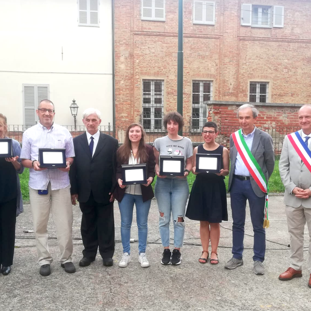 Bra, inaugurato il Salone del Libro per Ragazzi. Premio Beppe Manassero a Valter Manzone [FOTO E VIDEO]