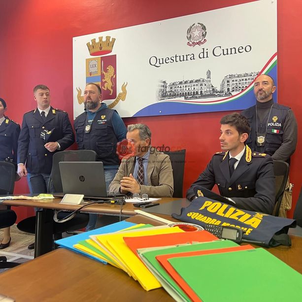Permessi di soggiorno con documenti non idonei: agli arresti domiciliari 64enne titolare di un CAF a Cherasco