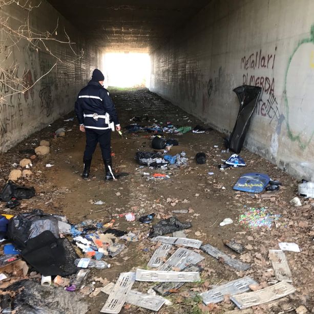 Imprenditori, professionisti e pure un dentista tra i furbetti dei rifiuti finiti nella rete della Polizia Locale braidese