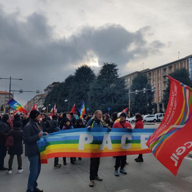A Cuneo il corteo contro la guerra: &quot;Siamo costruttori di pace&quot;