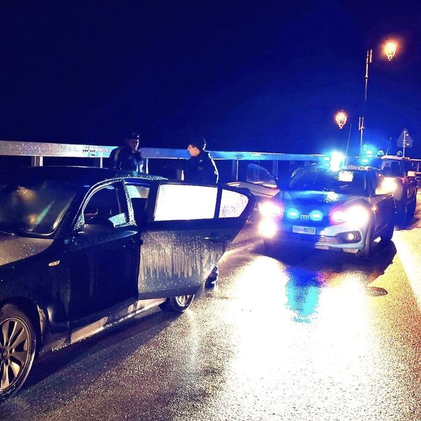 Due passeur arrestati dalla  Polizia di Frontiera di Limone: sue due auto trasportavano  undici cittadini indiani e pakistani