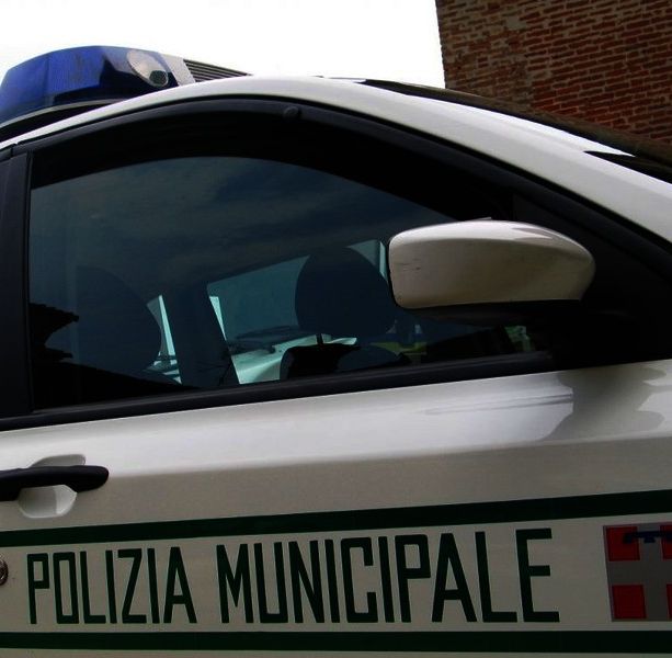 Ubriaco molesto in un locale del centro: ad Alba scatta il Daspo urbano