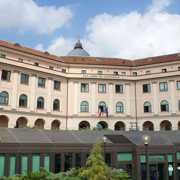 Centinaia di fatture false per incassare le provvigioni: braidese a giudizio