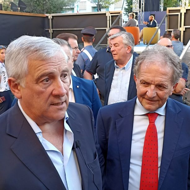 Dalle sanzioni alla Russia al caro bollette: a Dogliani le ricette di Antonio Tajani [FOTO E VIDEO]