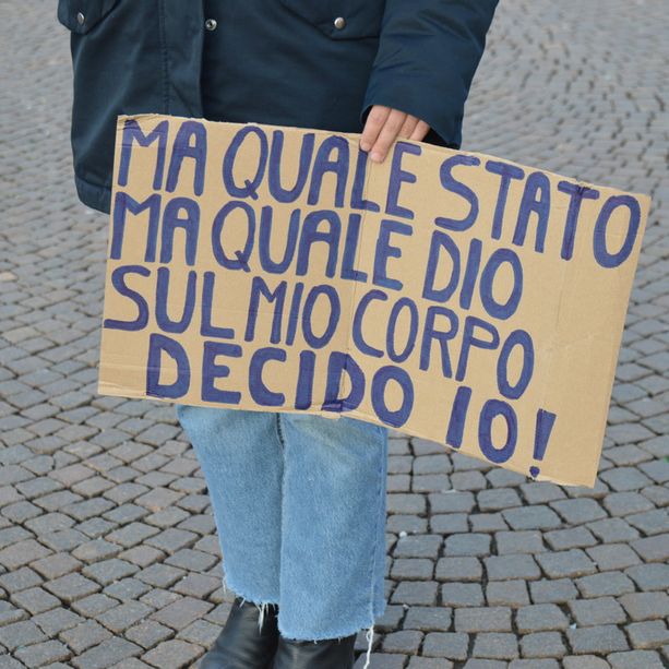 Anche a Cuneo lo sciopero nazionale di 'Non una di meno': &quot;Creiamo insieme il mondo in cui vogliamo vivere&quot; [GALLERY e VIDEO]