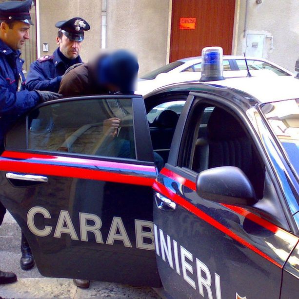 Rissa per questioni di affitto a Mondovì Piazza: i Carabinieri fermano due giovani