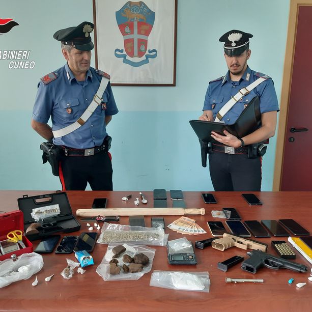 Droga e armi: dieci arresti dai carabinieri di Mondovì