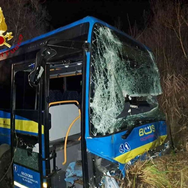 Bus contro furgone a Cessole (AT): deceduto un 55enne di Cortemilia