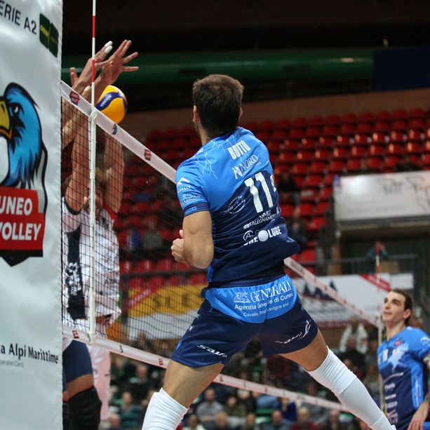 Volley A2M. La solita legge del palazzetto: Cuneo in casa è imbattibile, piegata anche Bergamo 3-1 (VIDEO)