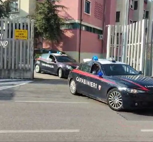 I Carabinieri recuperano un sarcofago e oltre duemila monete antiche rubate: a Bra la cerimonia di riconsegna allo Stato