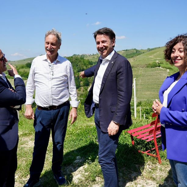 La giornata albese di Giuseppe Conte: pranzo e visita in cantina per il presidente M5S [FOTO]