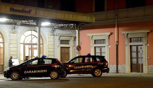 Quattro Daspo &quot;Willy&quot; per le scritte contro magistratura e forze dell'ordine alla stazione di Mondovì