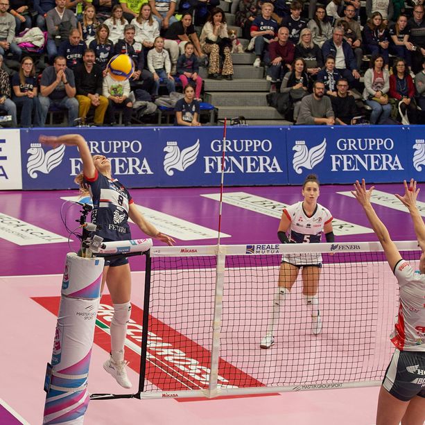 Volley A1F. Cuneo, la rimonta si ferma ad un soffio dal tie break: a Chieri arriva un altro Ko