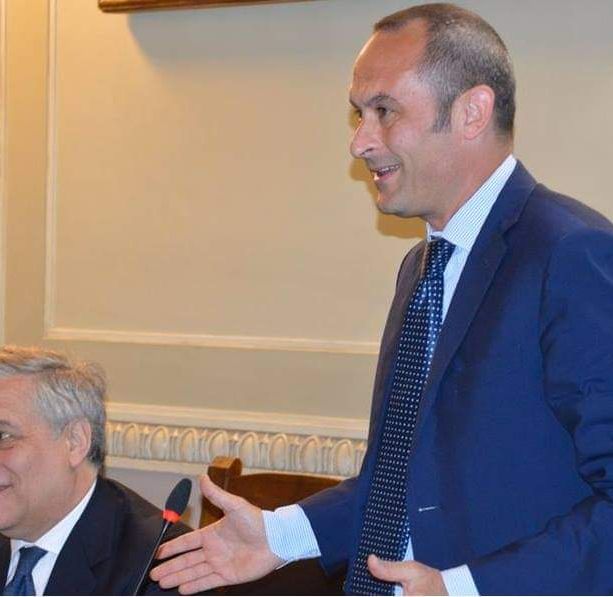 Enrico Costa (Azione) in marcia di ritorno verso Forza Italia?